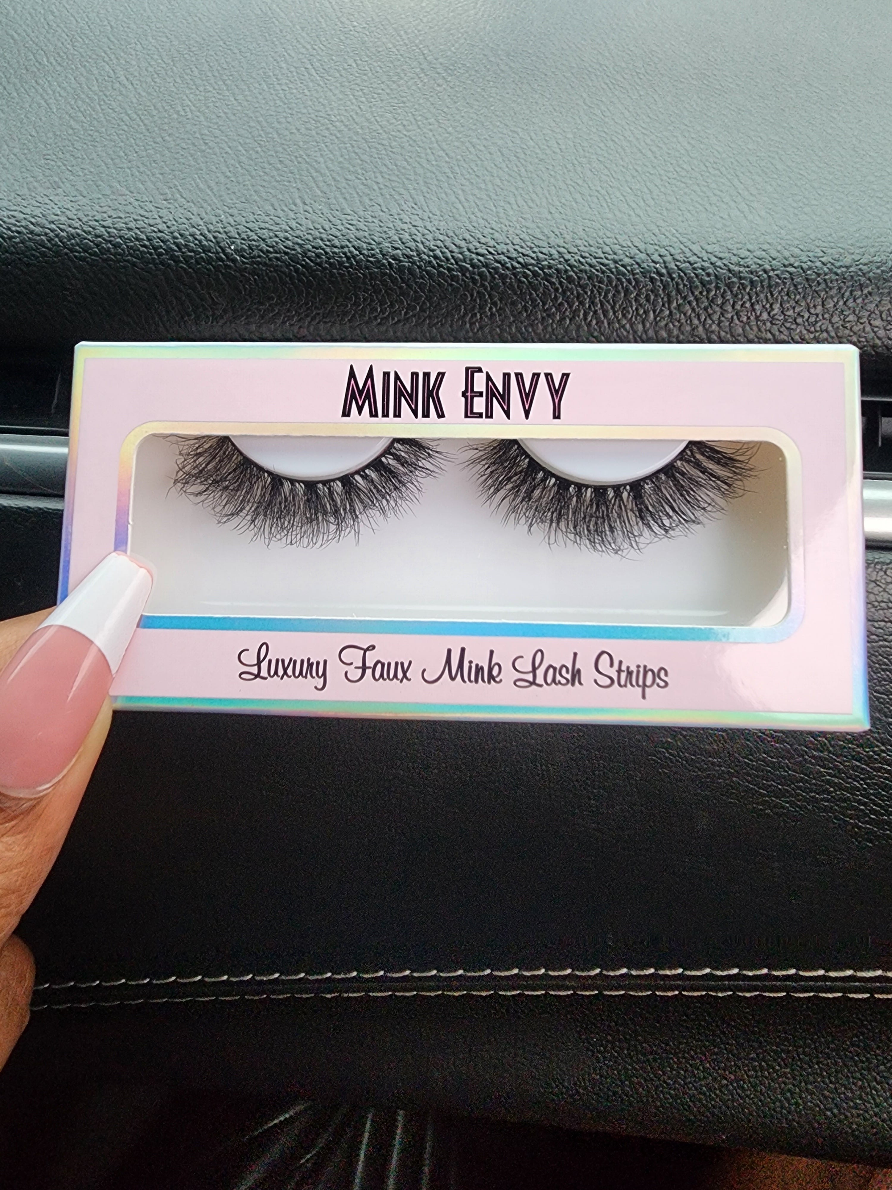 Demi – Faux Mink Clean-Glam Lash (15MM)
