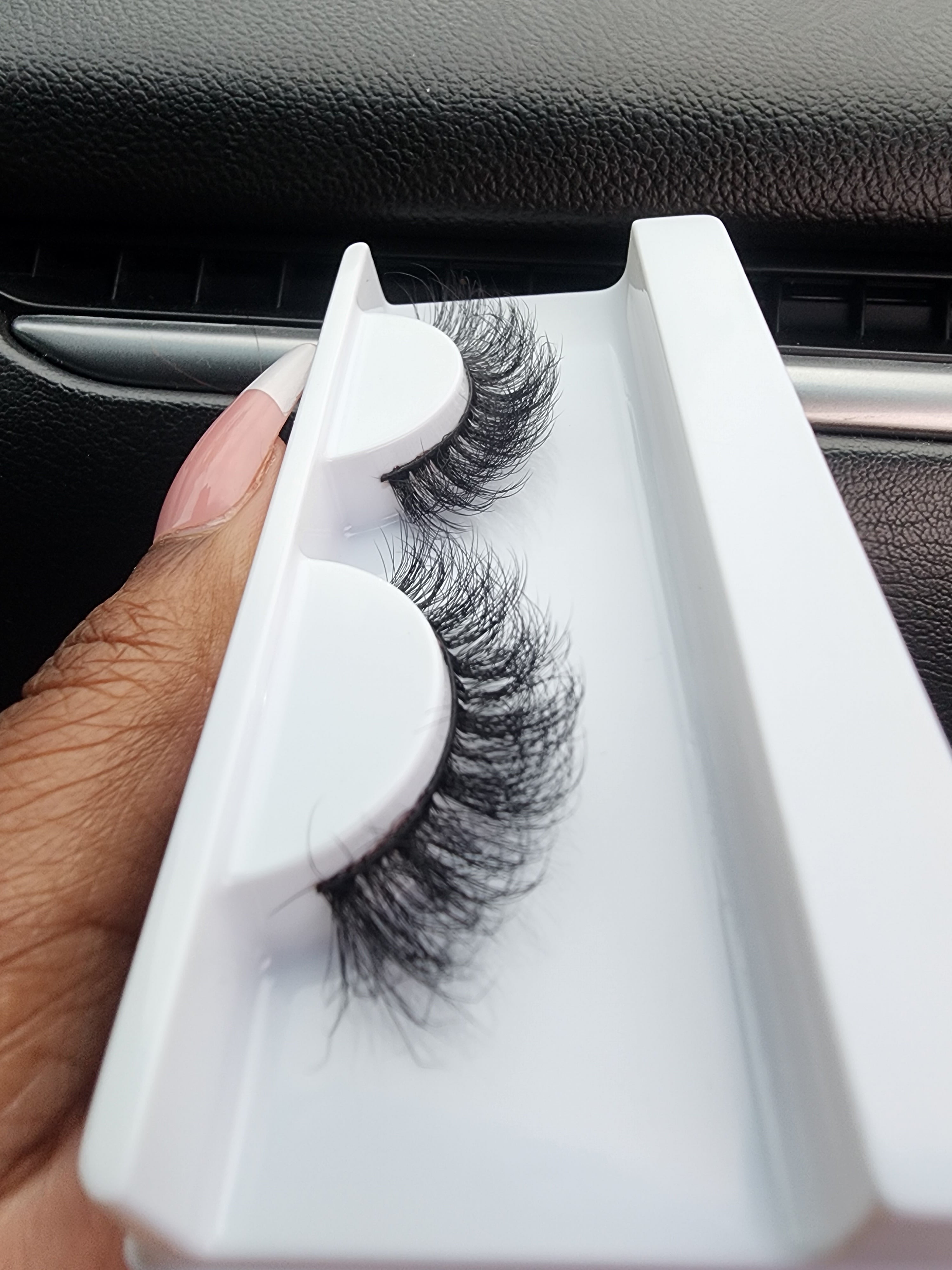 Demi – Faux Mink Clean-Glam Lash (15MM)