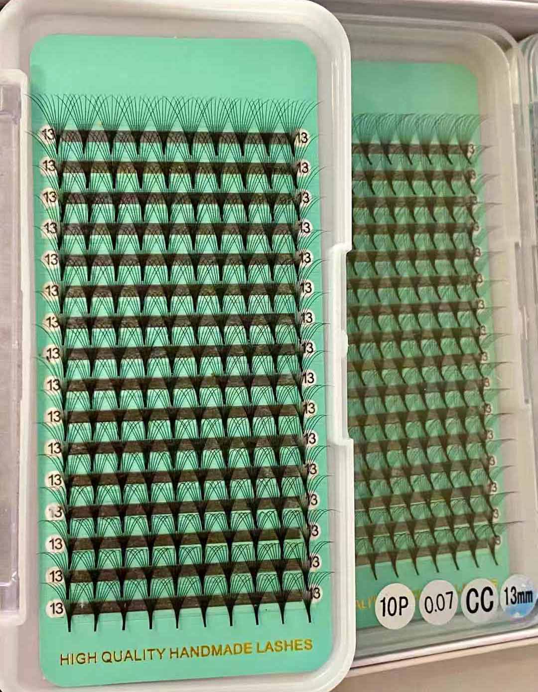 10D-0.05mm Slim/Sharp/Pointy Root Medium Stem Premade Fans [16 lines]
