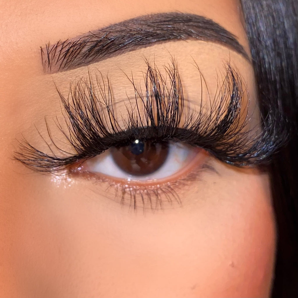 Vixen – Premium Mink Flared Glam Lash (25MM)