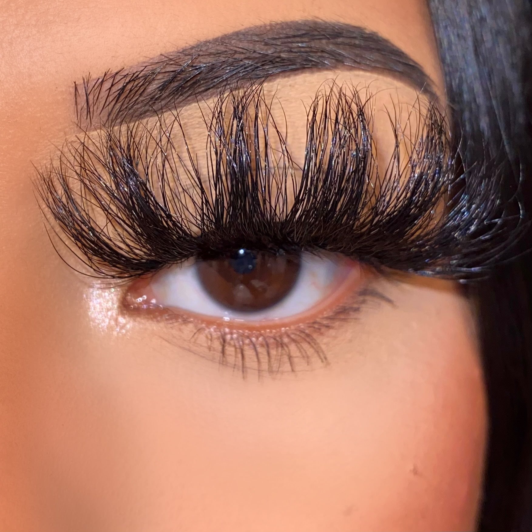 Sasha – Premium Mink Chic Wispy Lash (25MM)