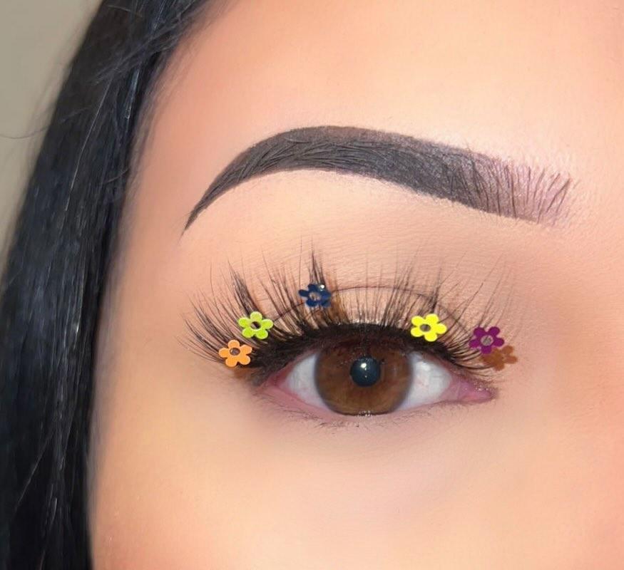 Sequin Flower Lashes 20mm