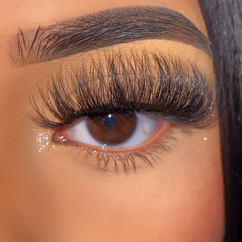 Mila – Faux Mink Clean-Edge Lash (16MM)