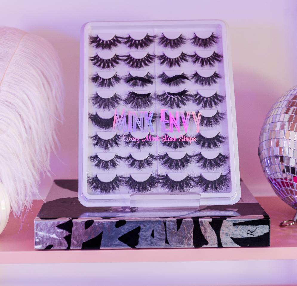 The Extra Glam Book of Lashes 25mm