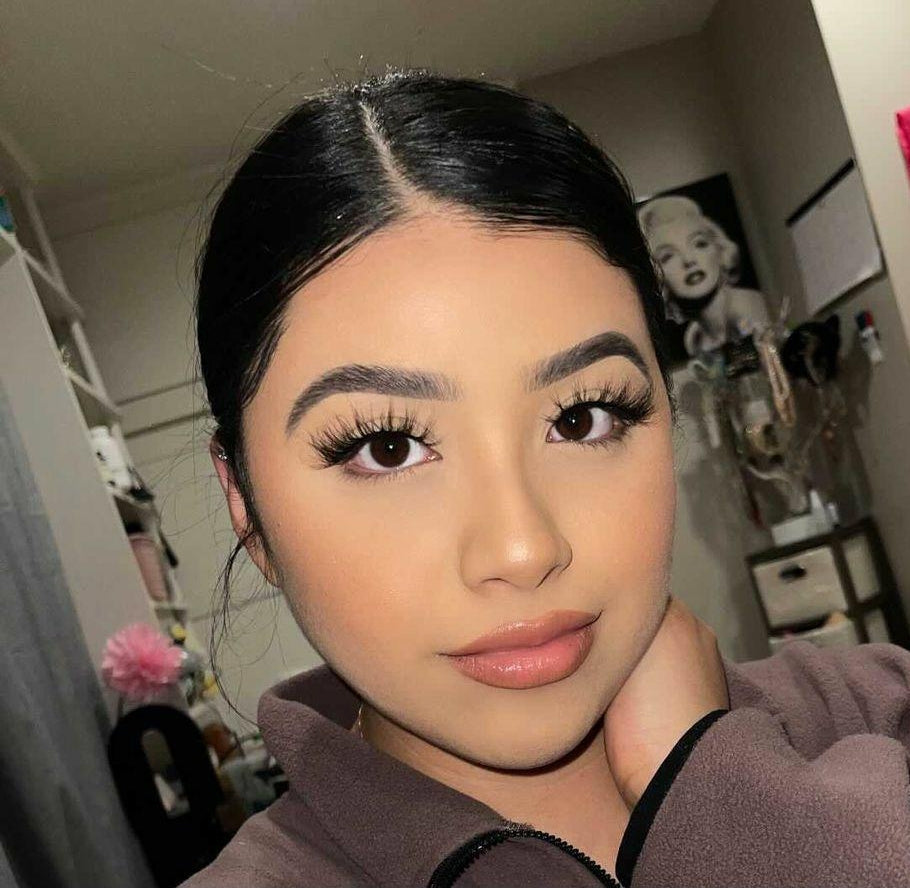 Kay – Premium Mink Balanced Glam Lash (18MM)