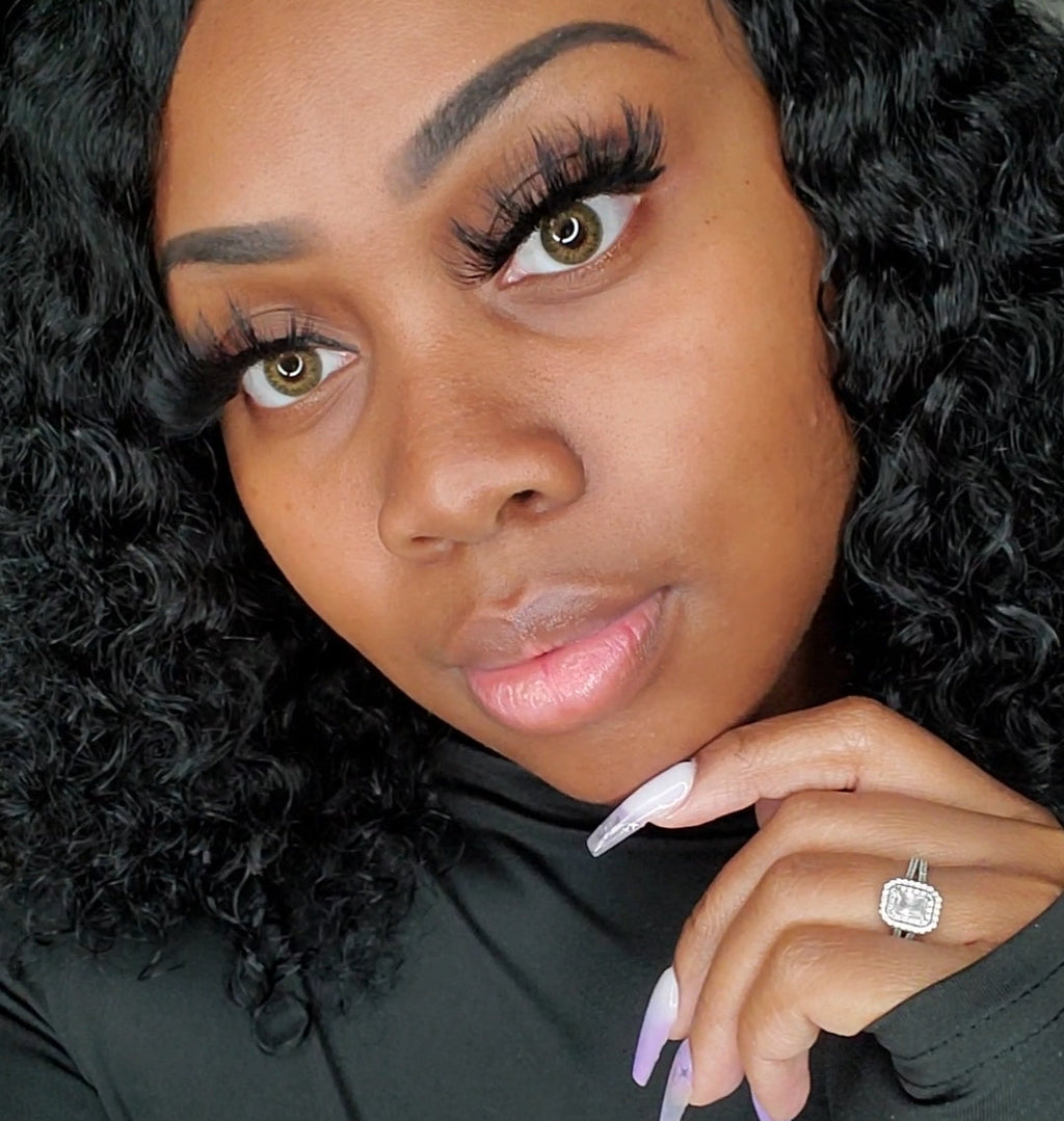 Sasha – Premium Mink Chic Wispy Lash (25MM)