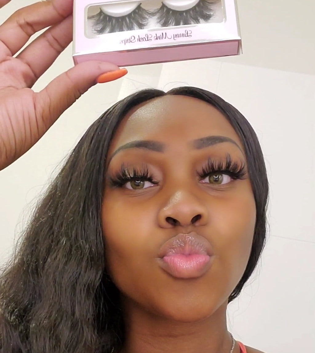 Lola – Premium Mink Flirty Glam Lash (25MM)