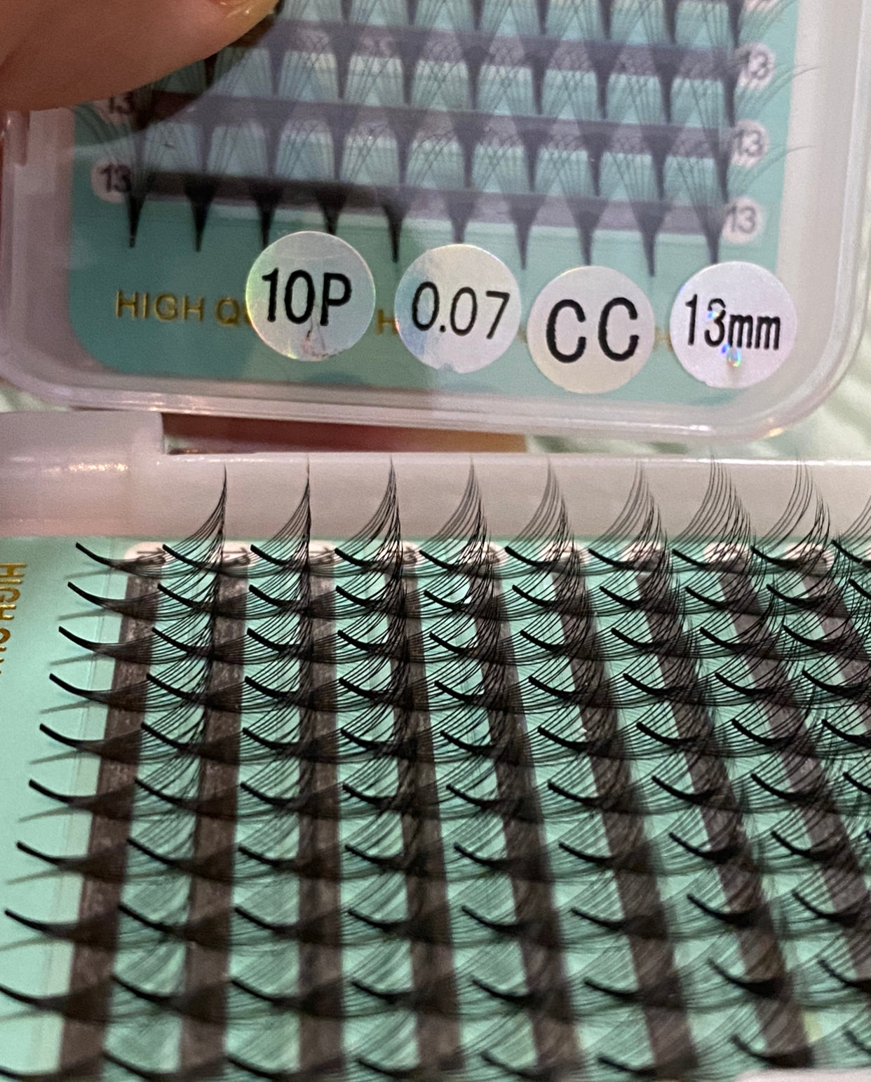 10D-0.05mm Slim/Sharp/Pointy Root Medium Stem Premade Fans [16 lines]