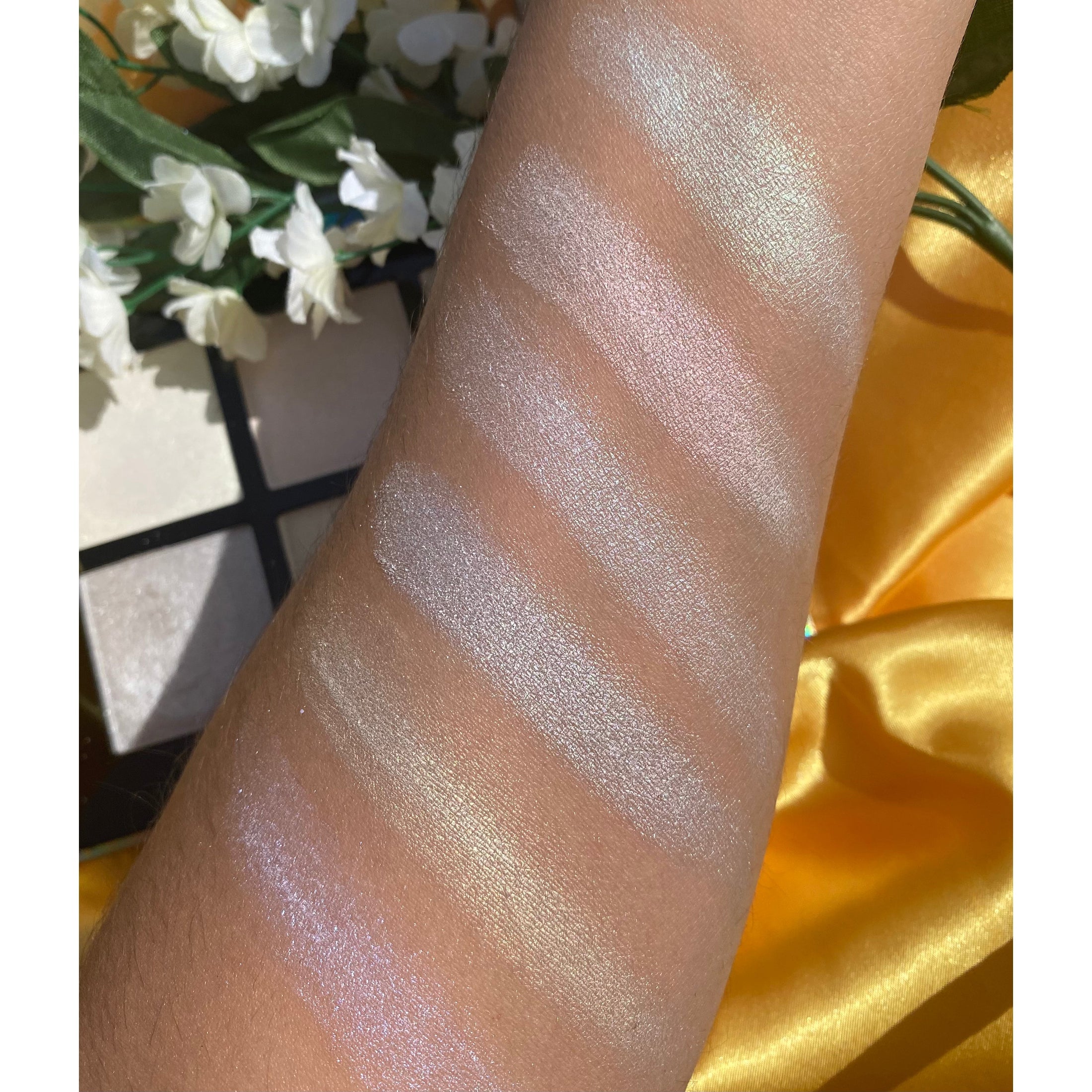 Holographic Highlight Palette