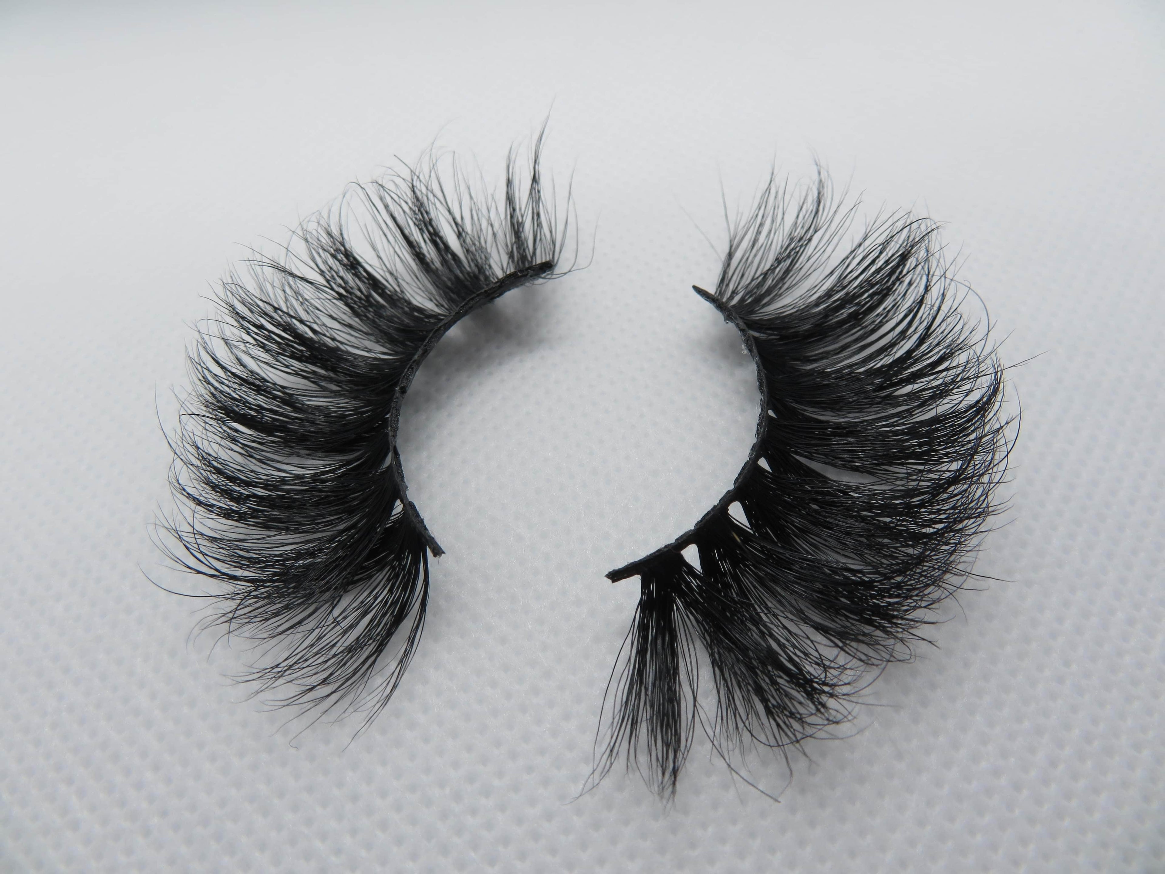 Chyna – Premium Mink Volume Lash (25MM)