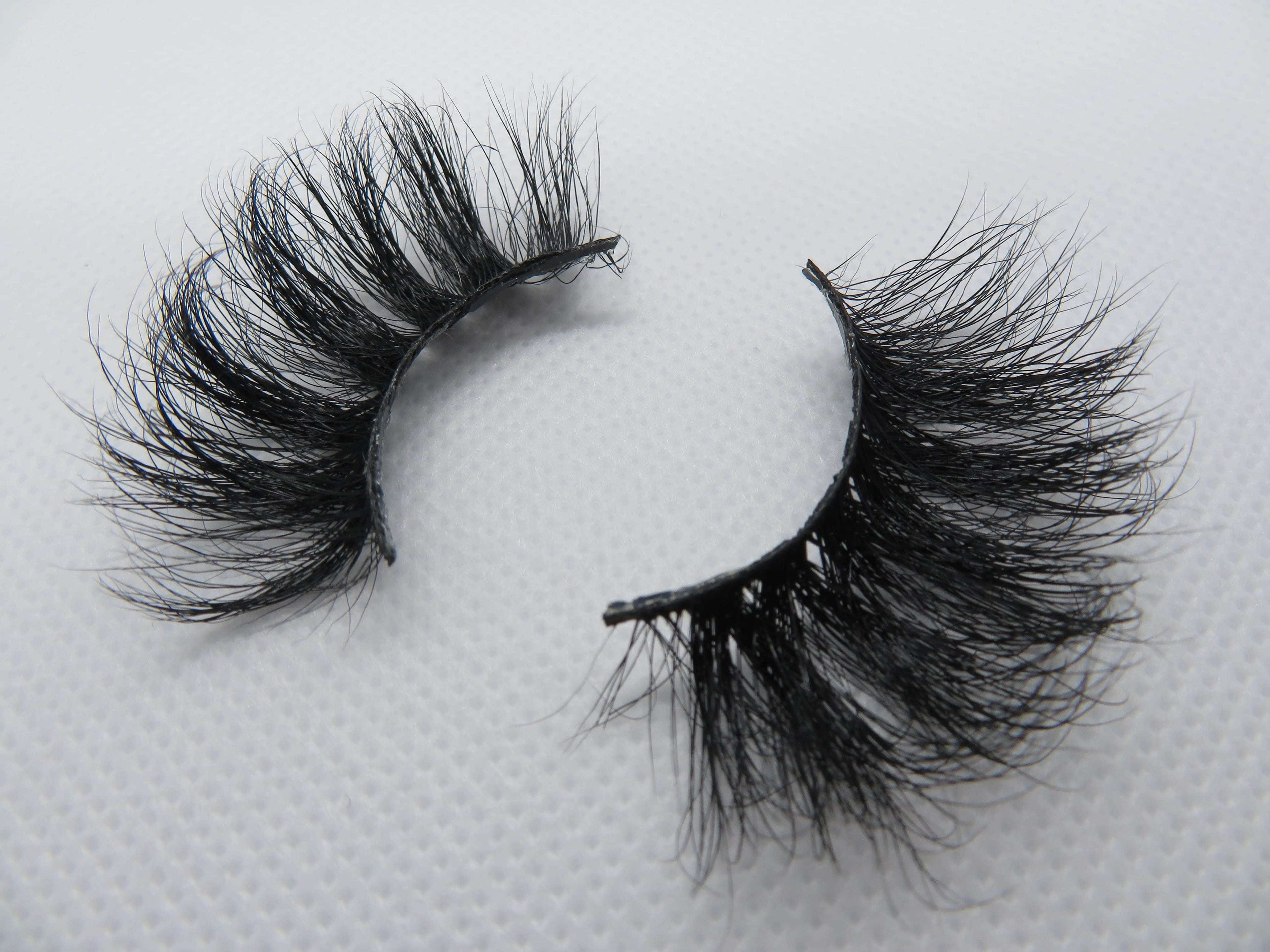 Sasha – Premium Mink Chic Wispy Lash (25MM)